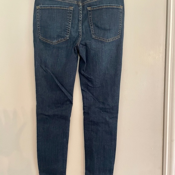 Free People Women’s Jeans. Short length. Size 28 Short. Blue. Knee holes. New. - Picture 2 of 5